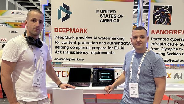 DeepMark